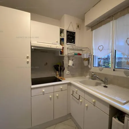 Apartment T2 Avec Terrasse Et Garage A - Proche Port - Fr-1-100-262 *